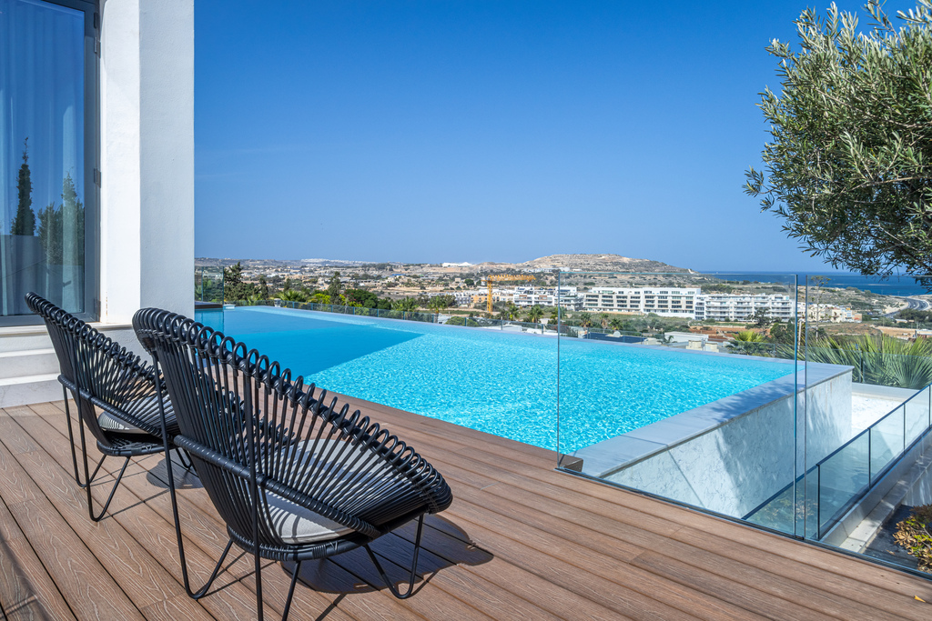 Madliena Contemporary Villa's Image 8