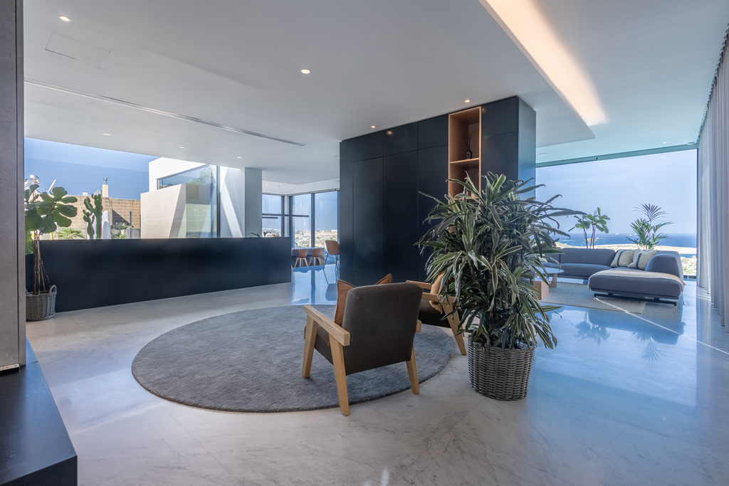 Madliena-villa-for-sale-safe-neighbourhood-oyster-christies