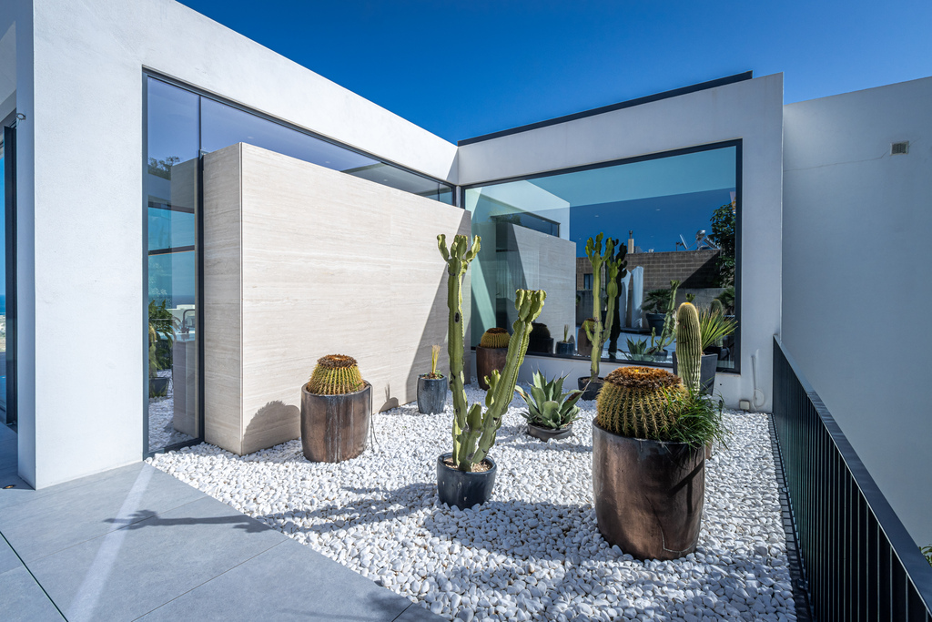 Madliena Contemporary Villa's Image 11