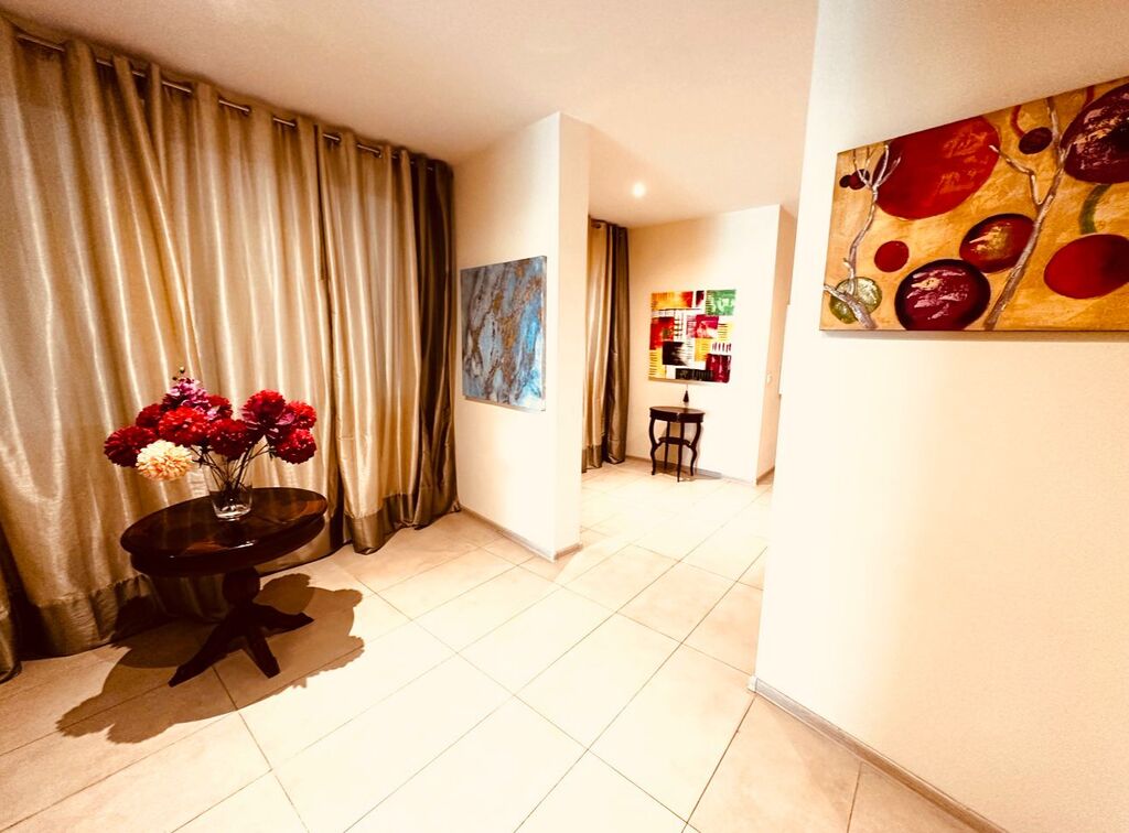 Ta' Xbiex Luxury Seafront Apartment's Image 4