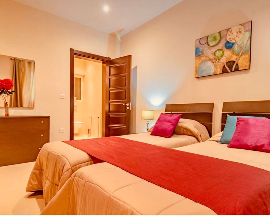 Ta' Xbiex Luxury Seafront Apartment's Image 7