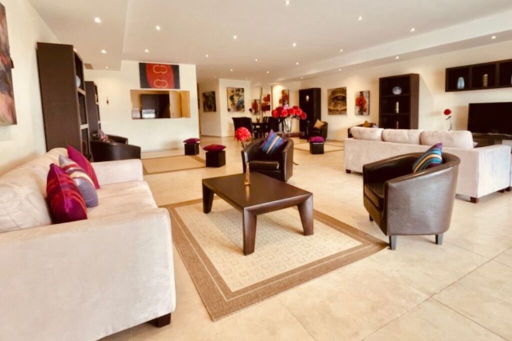 Apartment-Three-Bedroom-For-Rent-Christies