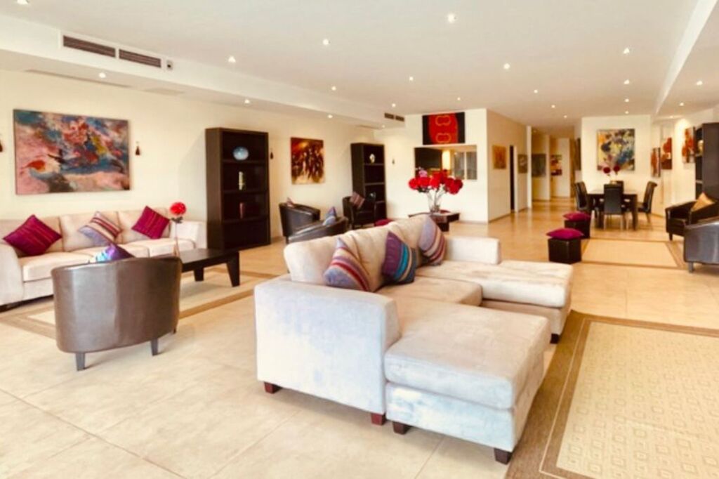 Three-Bedroom-Luxury-Apartment-For-Rent-Christies
