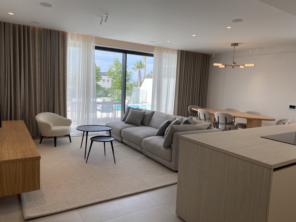 Naxxar-villa-to-let-safe-property-location-oyster-christies