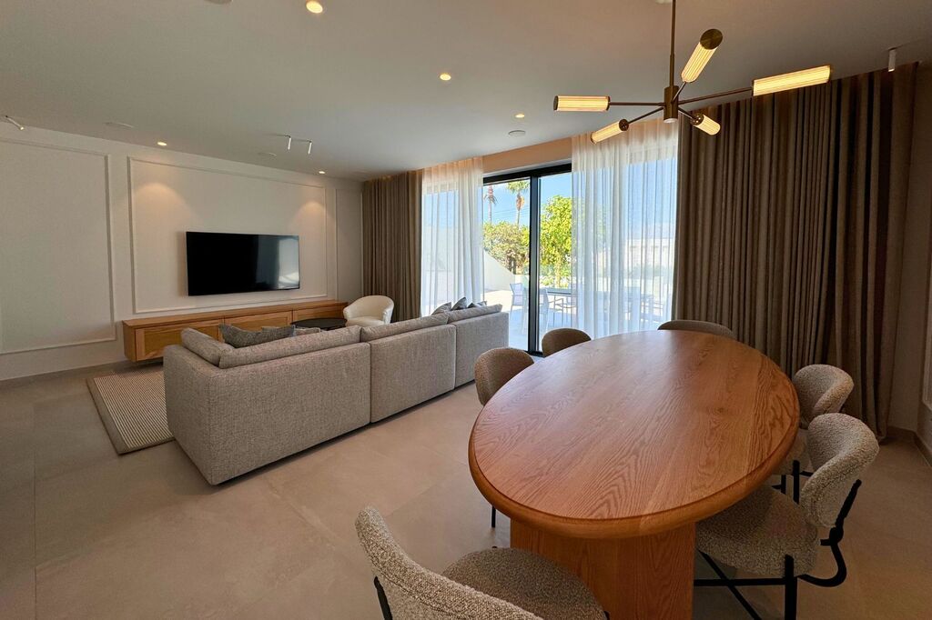Naxxar-villa-to-let-property-with-air-conditioning-oyster-christies