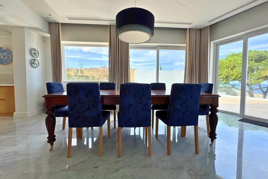 Madliena-Luxurious-Villa-For0Rent-Christies