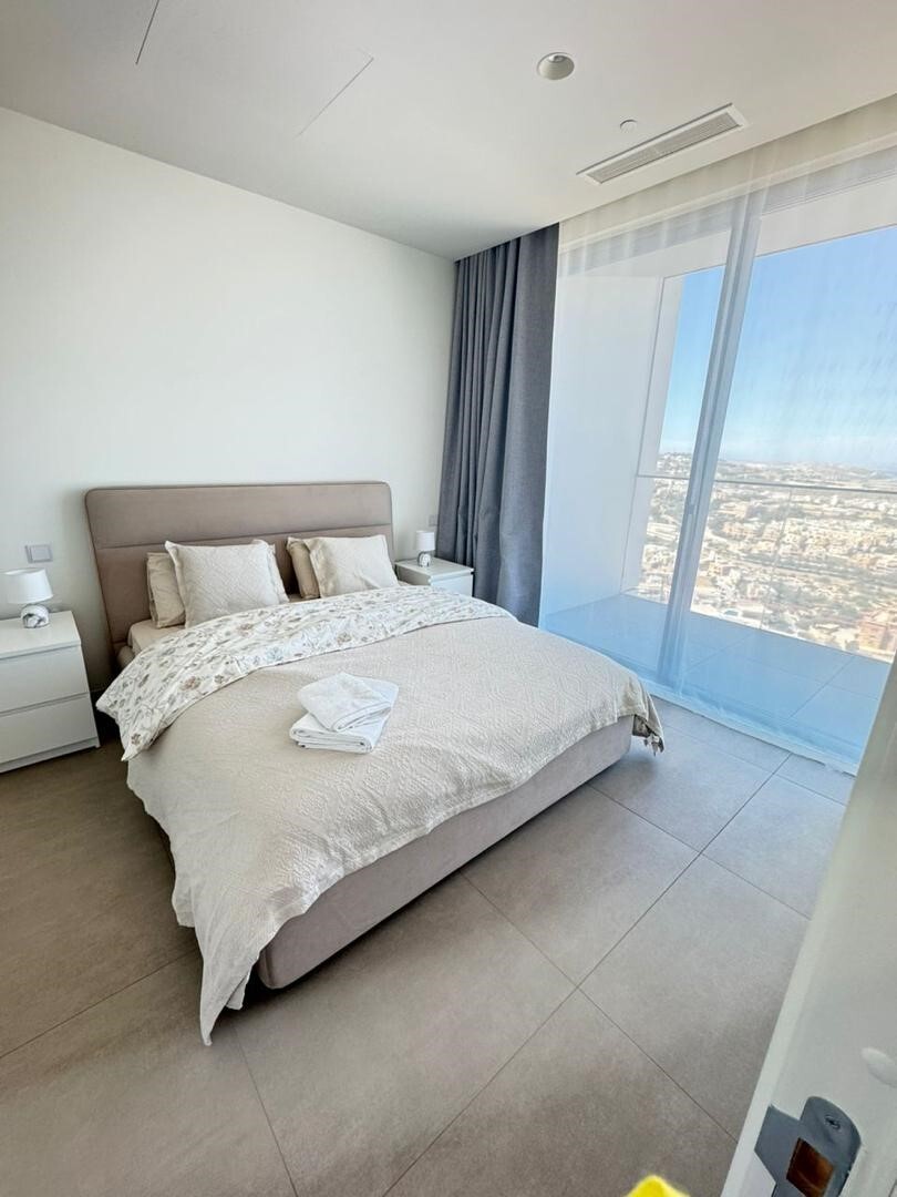 St.Julians-apartment-to-let-luxury-oyster-christies