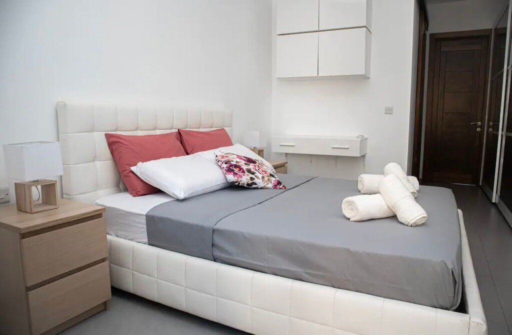 St Julian's Seafront Apartment's Image 4