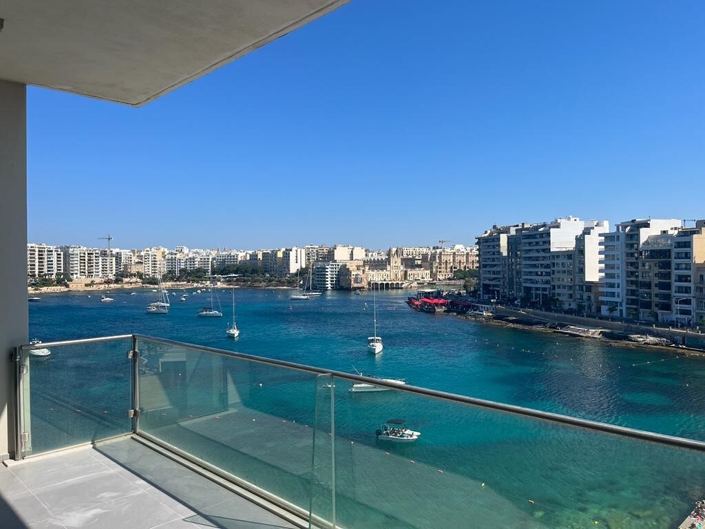 St.Julians-apartment-to-let-sea-views-oyster-christies