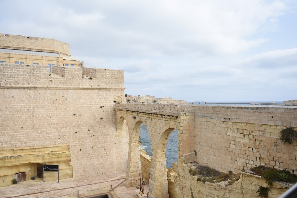 Malta-apartment-for-sale-retire-to-malta-christie's-malta