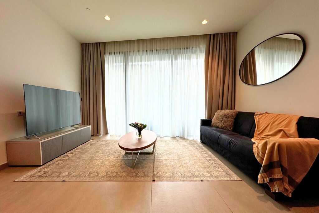 Mercury-towers-apartment-to-let-high-end-christie's-malta