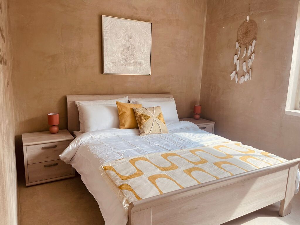 Luxurious-One-Bedroom-Apartment-For-Rent-Christies