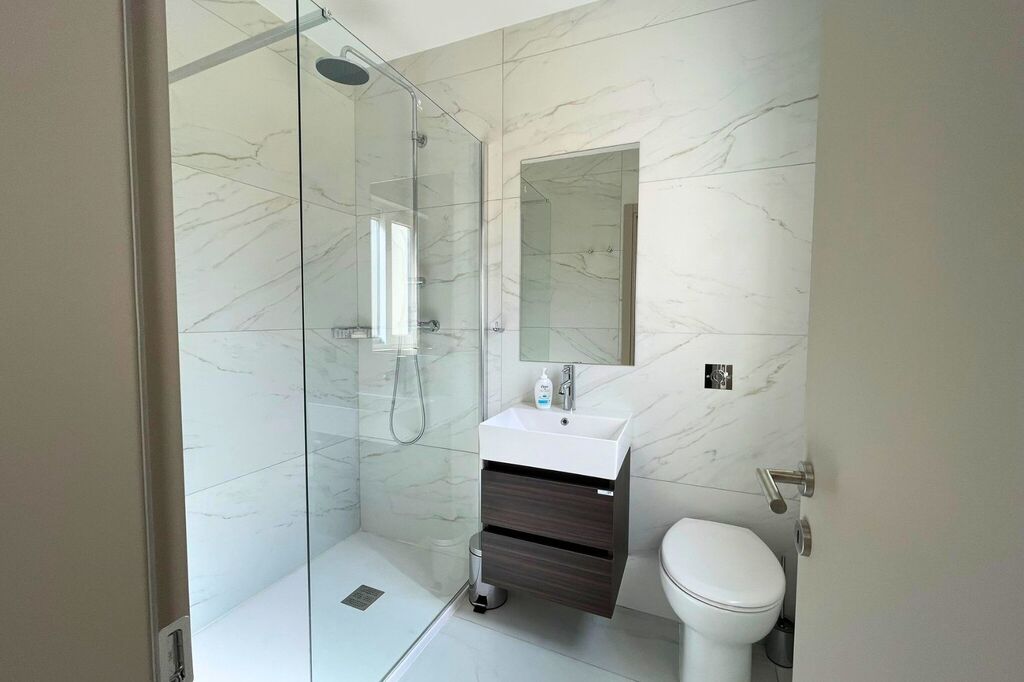 St.Julians-penthouse-to-let-with-ensuite-Christies