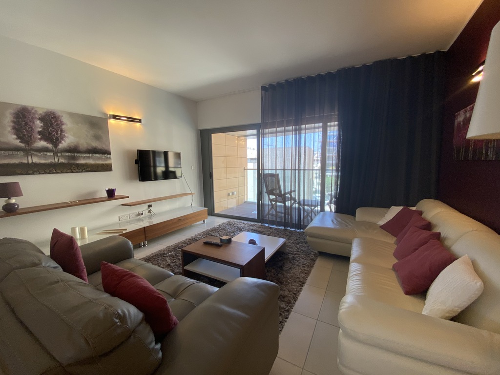 St.Julians-apartment-to-let-maltese-weather-christie's-malta