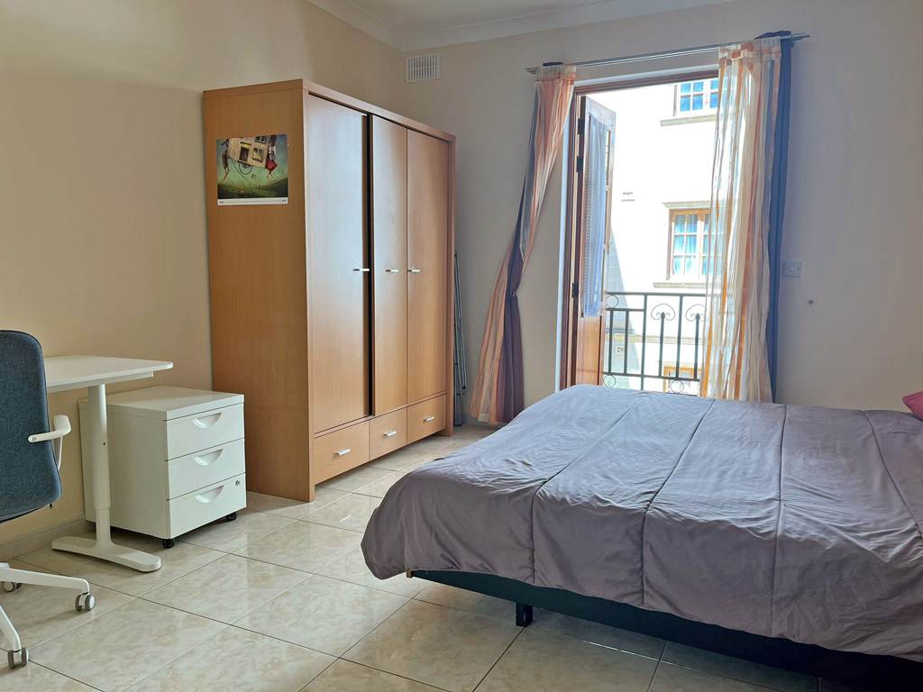 Sliema-apartment-to-let-safe-area-christie's-malta