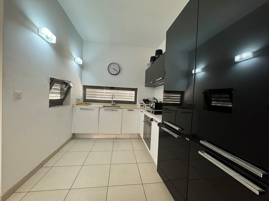 Portomaso-apartment-to-let-modern-christie's-malta