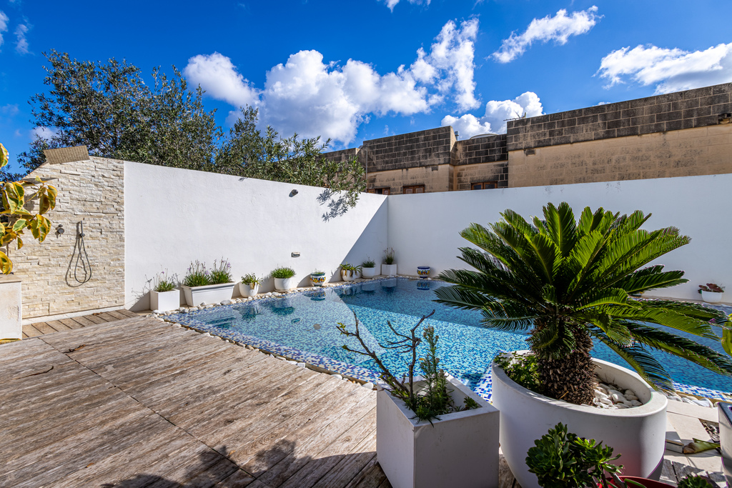 Madliena Finished Semi-detached Villa's Image 6