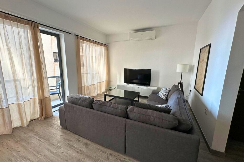 Sliema-Apartment-With-Balcony-For-Rent-Christies
