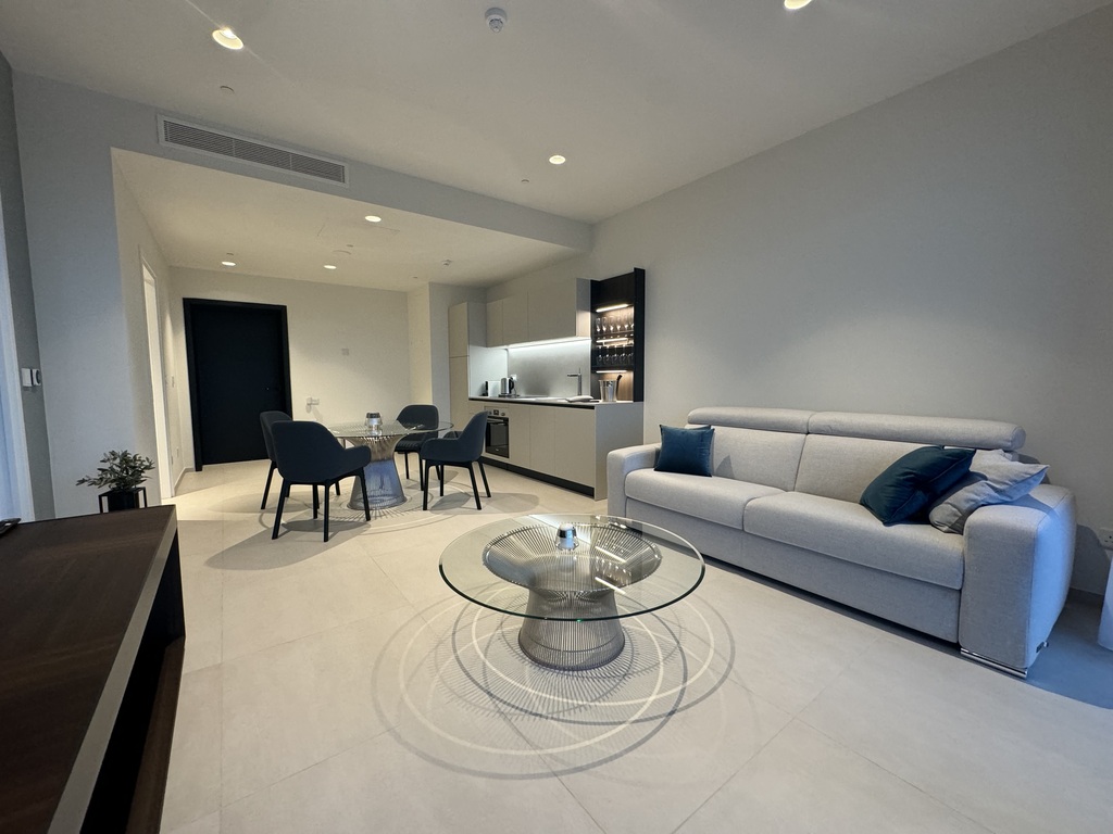 Mercury-Towers-High-Floor-Apartment-To-Let-Christies