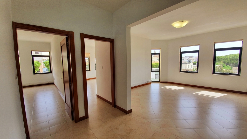 Naxxar-office-to-let-1-christie's-malta