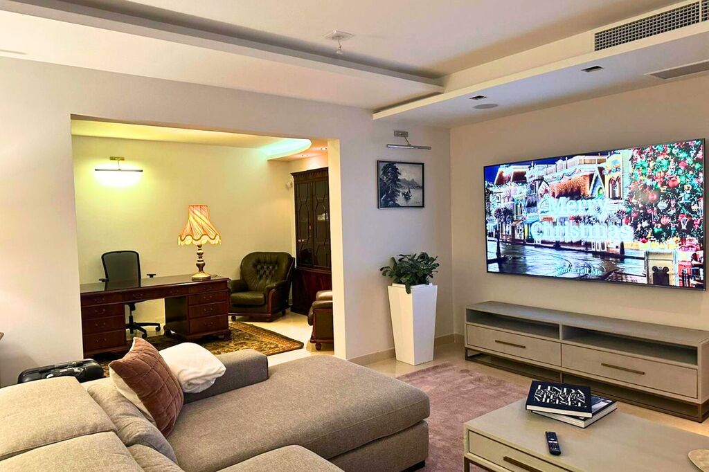 Ibragg-Luxurious-Penthouse-For-Rent-Christies
