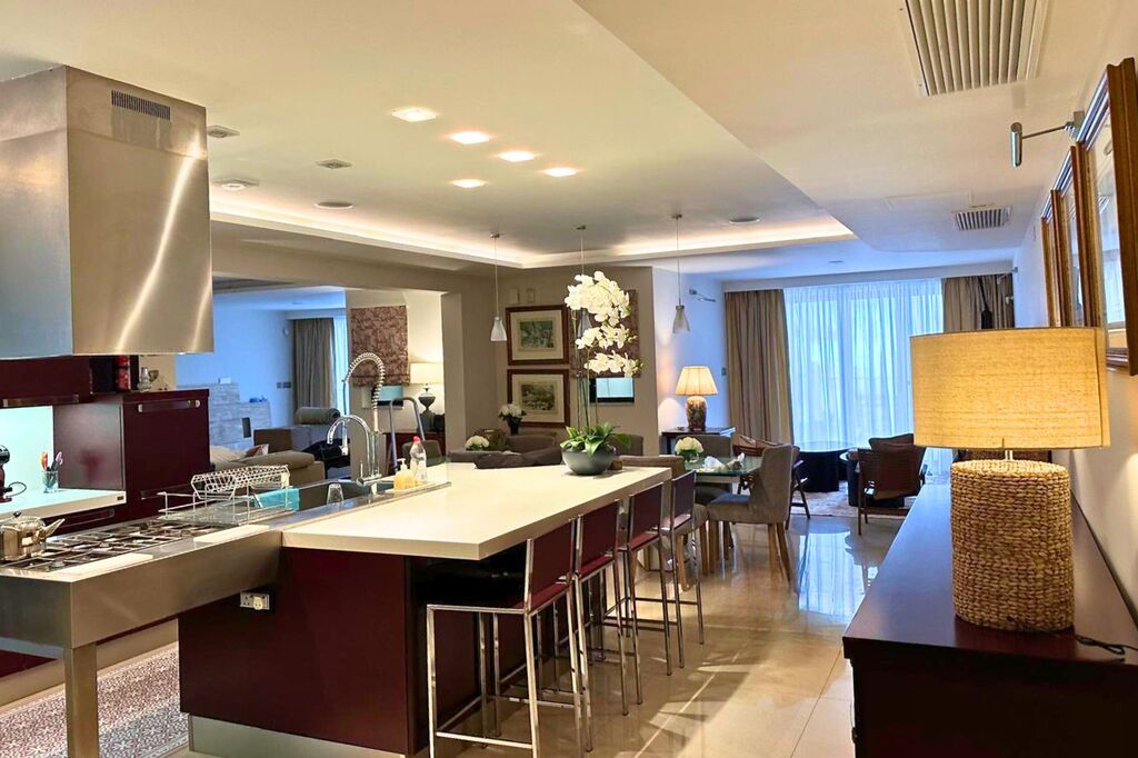 Ibragg-Penthouse-For-Rent-Christies