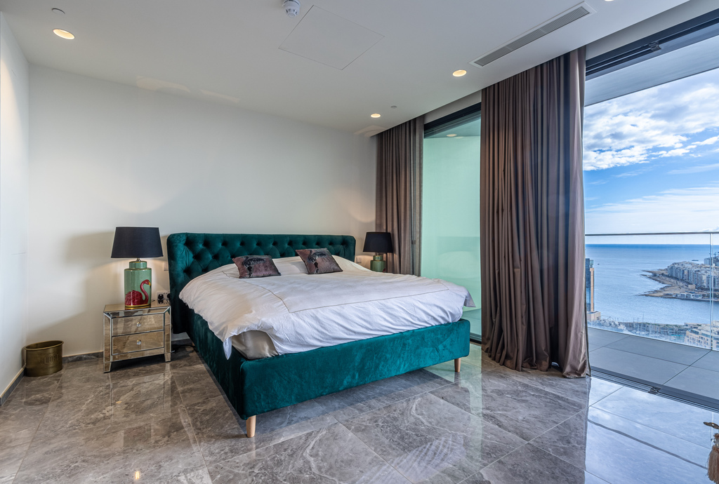 Mercury Towers Lifestyle Apartment's Image 5