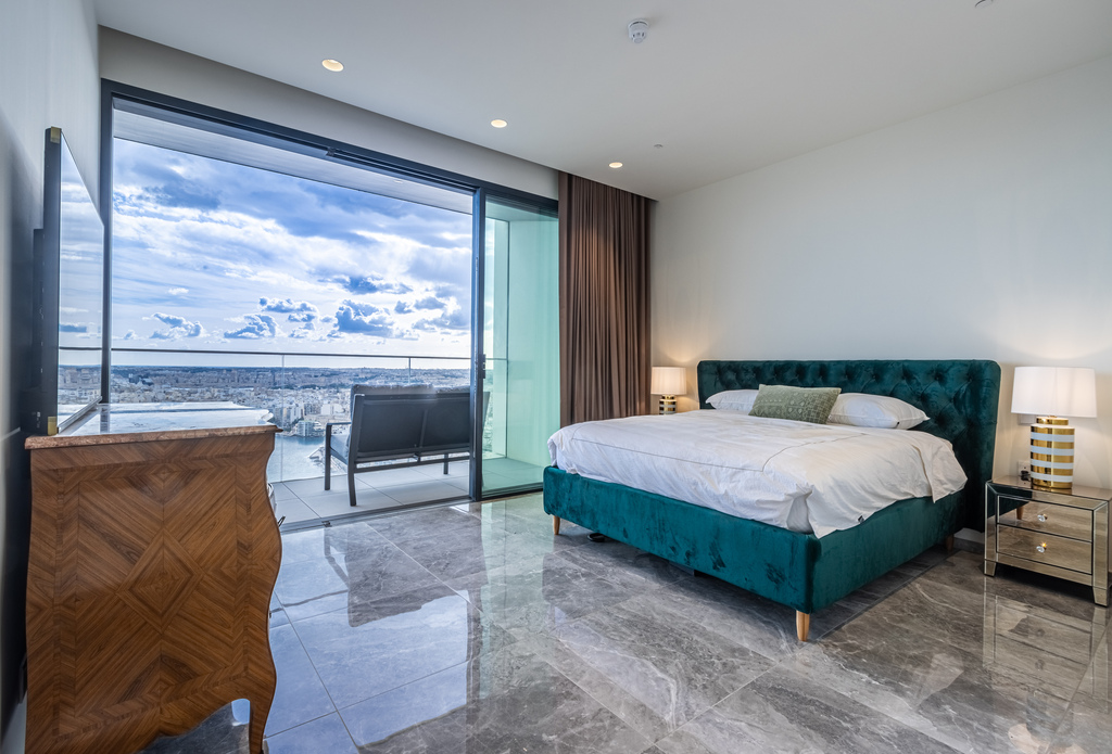 Mercury Towers Lifestyle Apartment's Image 7