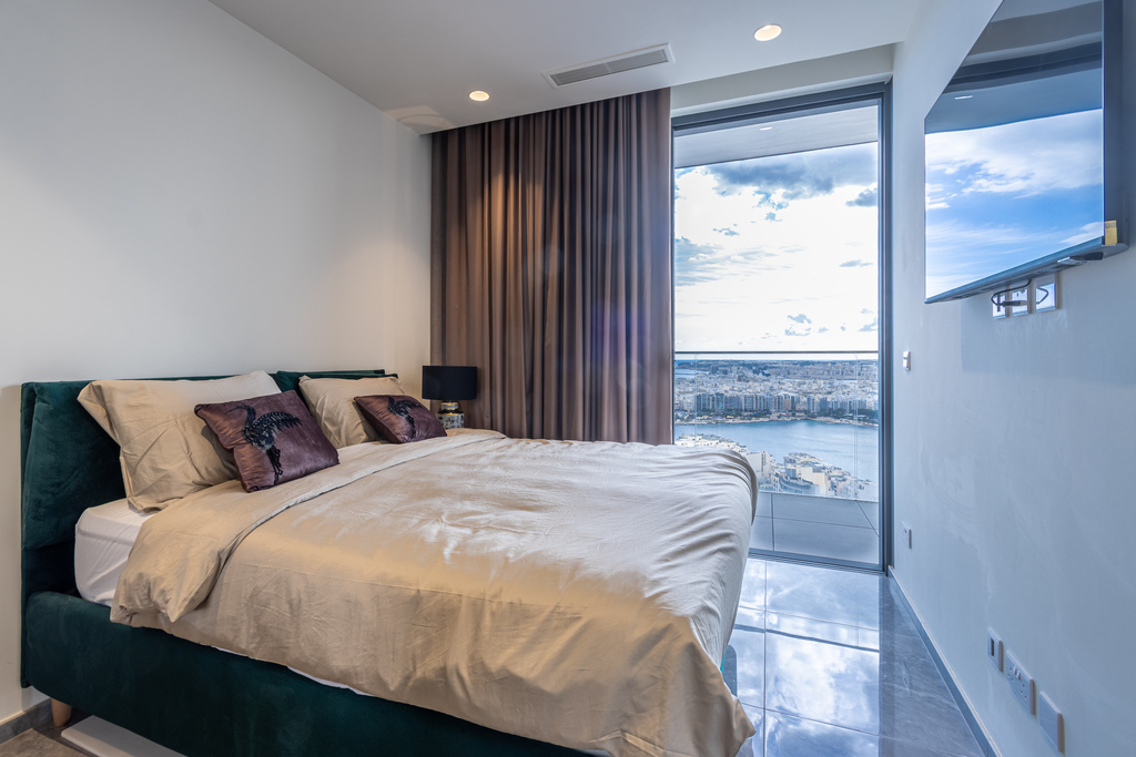 Mercury Towers Lifestyle Apartment's Image 9