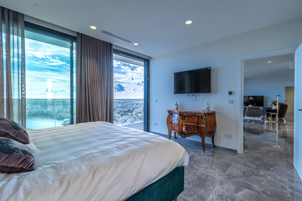 Mercury Towers Lifestyle Apartment's Image 6