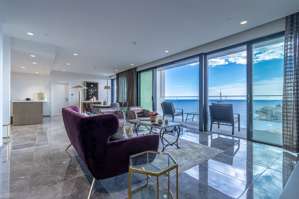 Mercury Towers Lifestyle Apartment's Image 4
