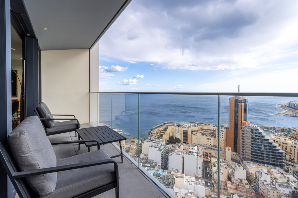 Mercury Towers Lifestyle Apartment's Image 11
