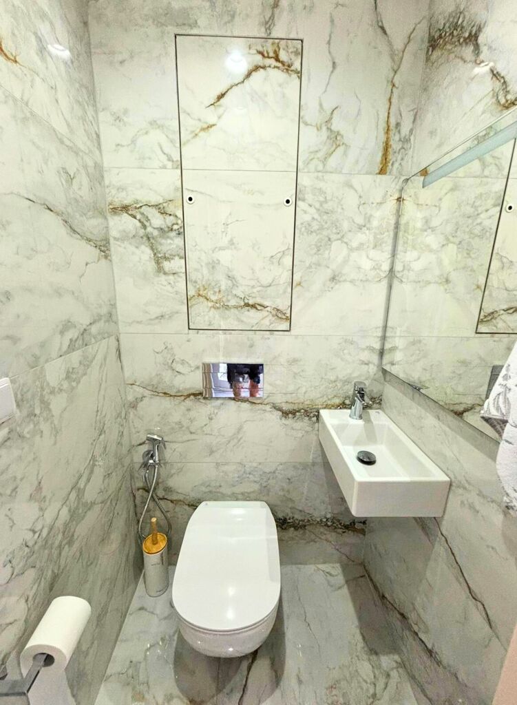Mercury Towers Lifestyle Apartment's Image 5