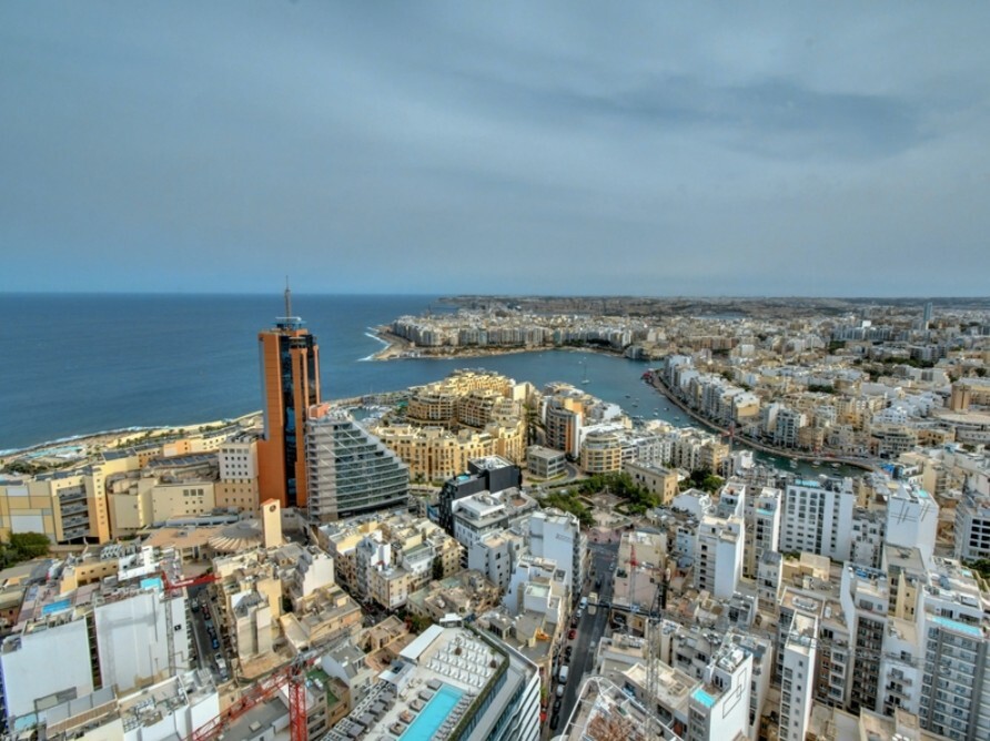 Mercury Towers Lifestyle Apartment's Image 6