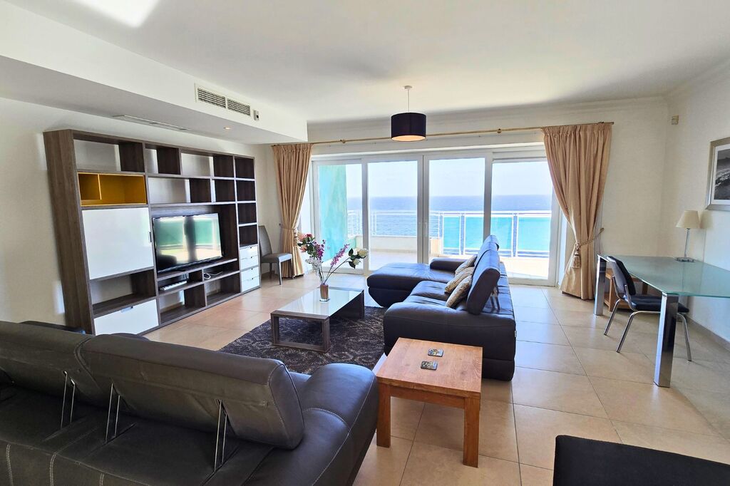 Fort-Cambridge-apartment-for-sale-family-friendly-christie's-malta