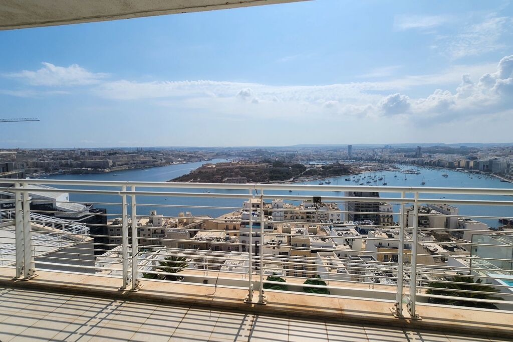 Fort-Cambridge-apartment-for-sale-property-for-expats-christie's-malta