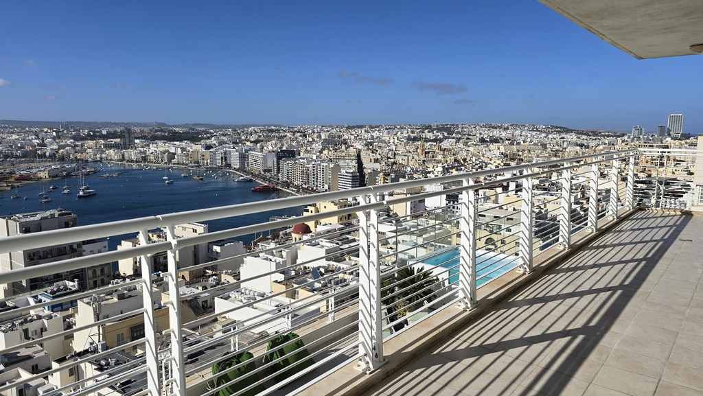 Fort-Cambridge-apartment-for-sale-retirement-property-christie's-malta