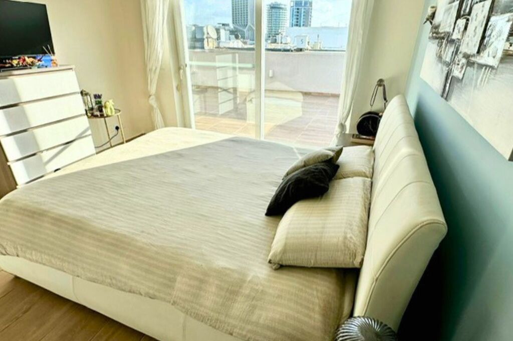 Swieqi Furnished Penthouse's Image 7