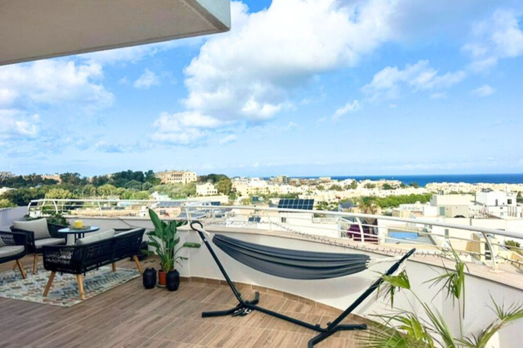 Swieqi Furnished Penthouse's Image 9