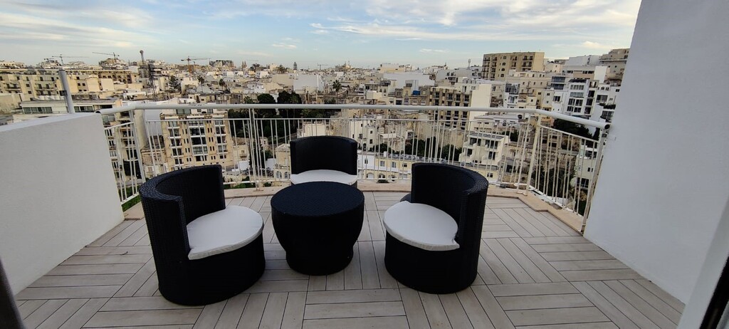 St Julians Furnished Penthouse's Image 6