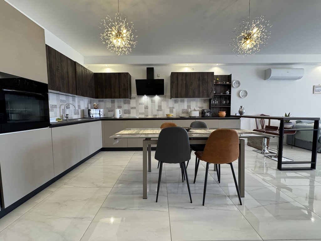 Pembroke-apartment-to-let-sunny-climate-christie's-malta