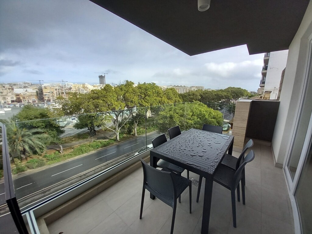 Pieta-apartment-to-let-property-with-terrace-christie's-malta
