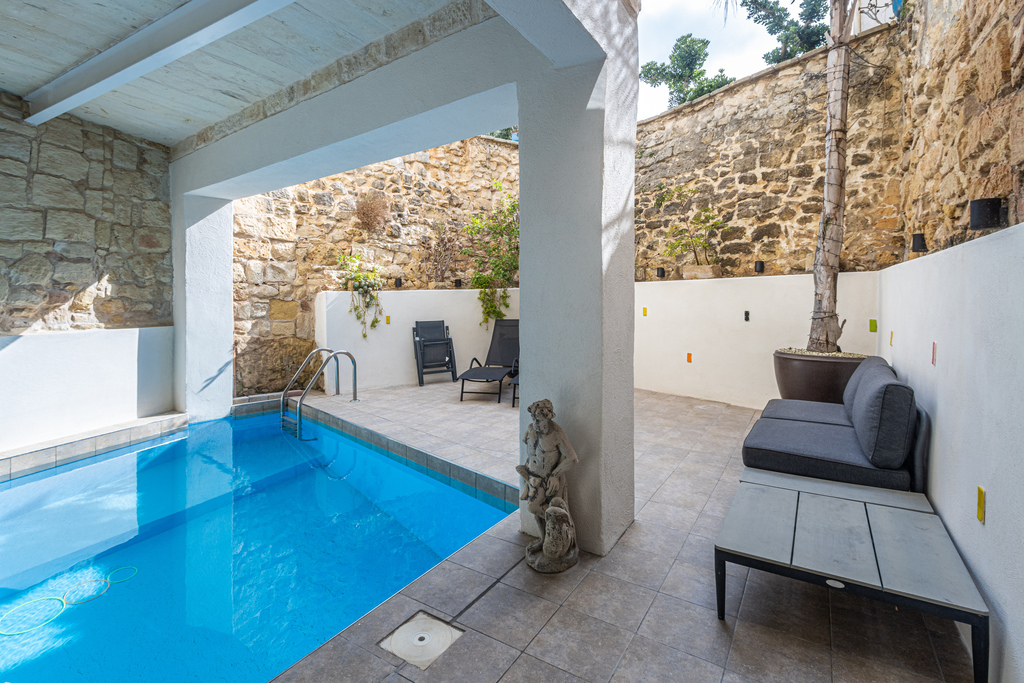 Naxxar-house-of-character-property-with-pool-christies-malta