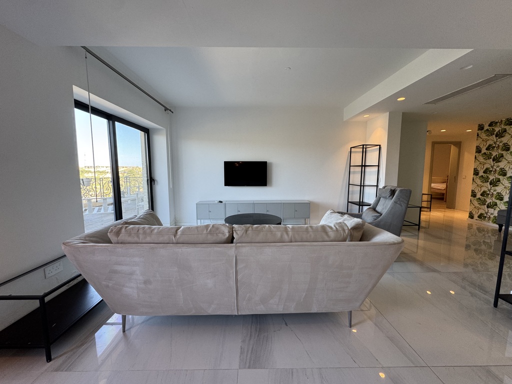 Malta-apartment-with-pool-christies-malta