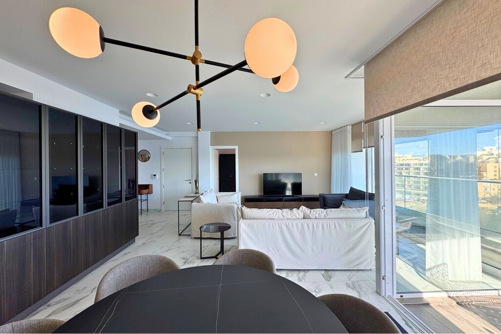 St Julians Seafront Apartment's Image 6