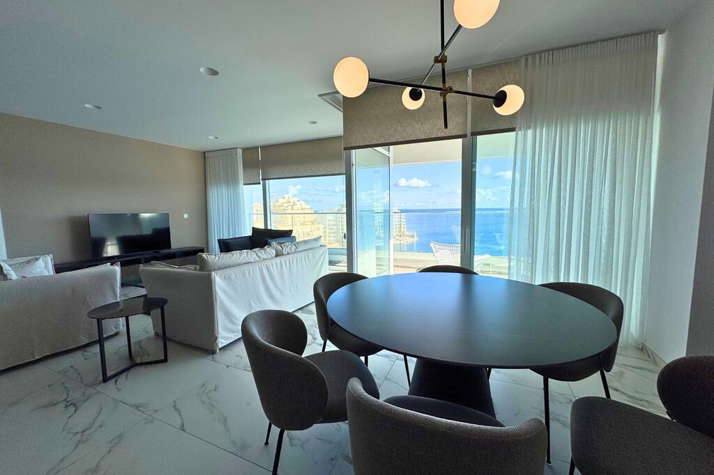 St Julians Seafront Apartment's Image 5