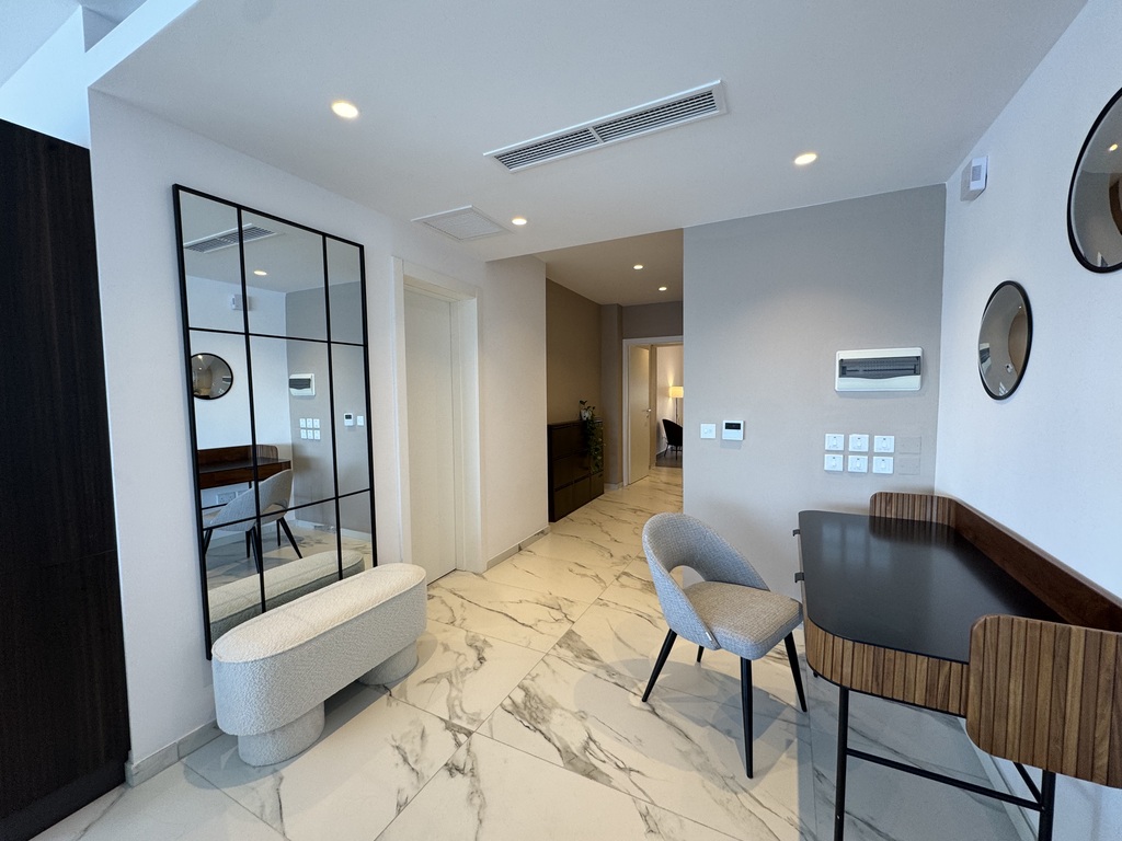 St Julians Seafront Apartment's Image 9