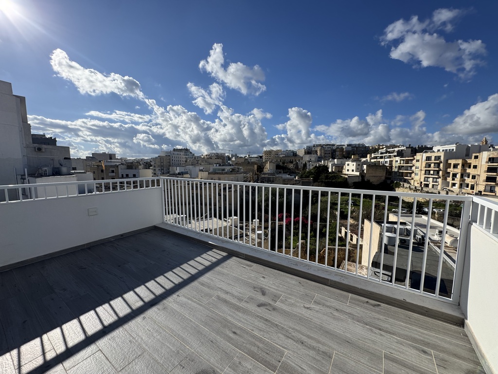 St Julians Seafront Apartment's Image 13