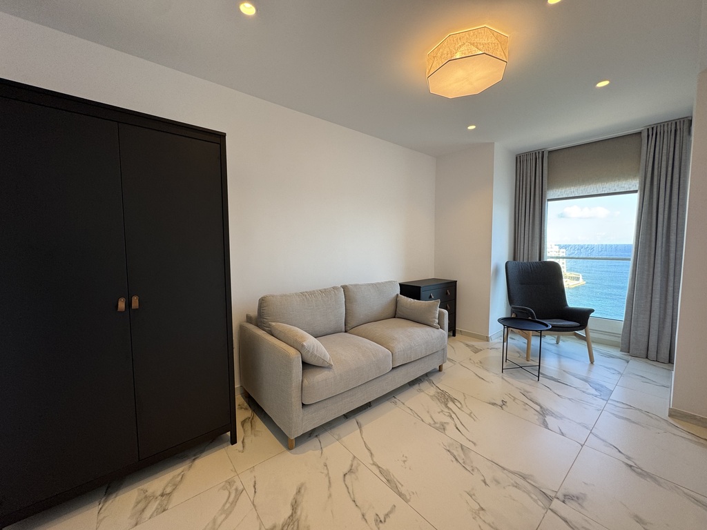 St Julians Seafront Apartment's Image 12