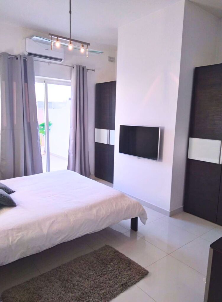 Swieqi Furnished Penthouse's Image 3